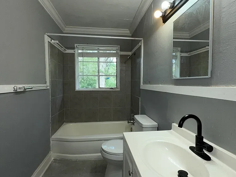 3030 Oak Forest Dr — Photo 10