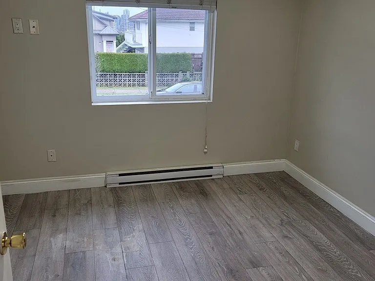 3197 E 6th Ave — Photo 2