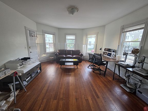 5th image of 212 Power St #1