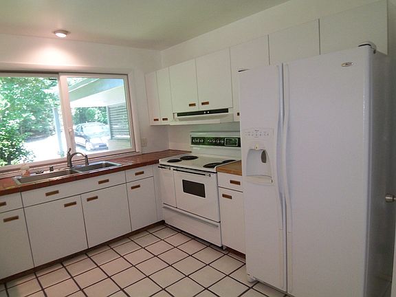 5th image of 860 Sconset Ln