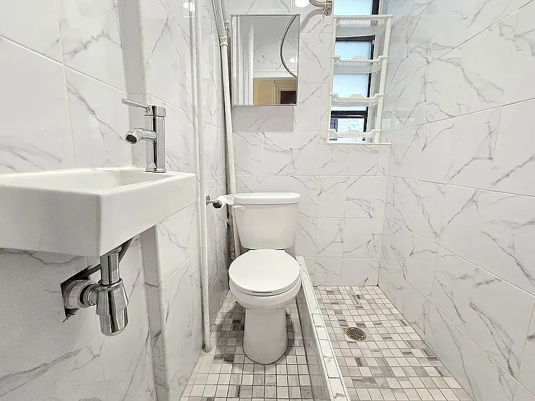 228 Metropolitan Ave #1A — Photo 8