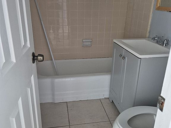 5th image of 4781 Bayano St