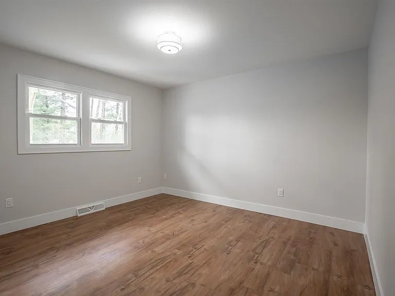 364 E Mac Arthur St — Photo 18