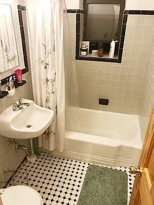 Rented by Voro, LLC | media 2