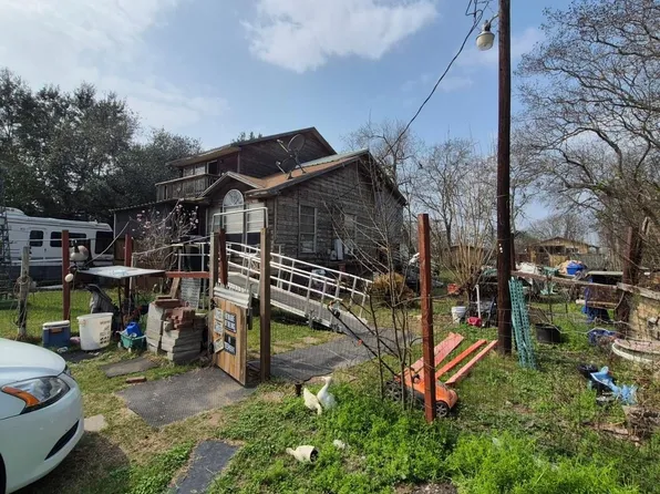 7573 W Bernard Rd, Hungerford, TX 77448