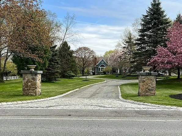 496 Naughright Rd, Long Valley, NJ 07853