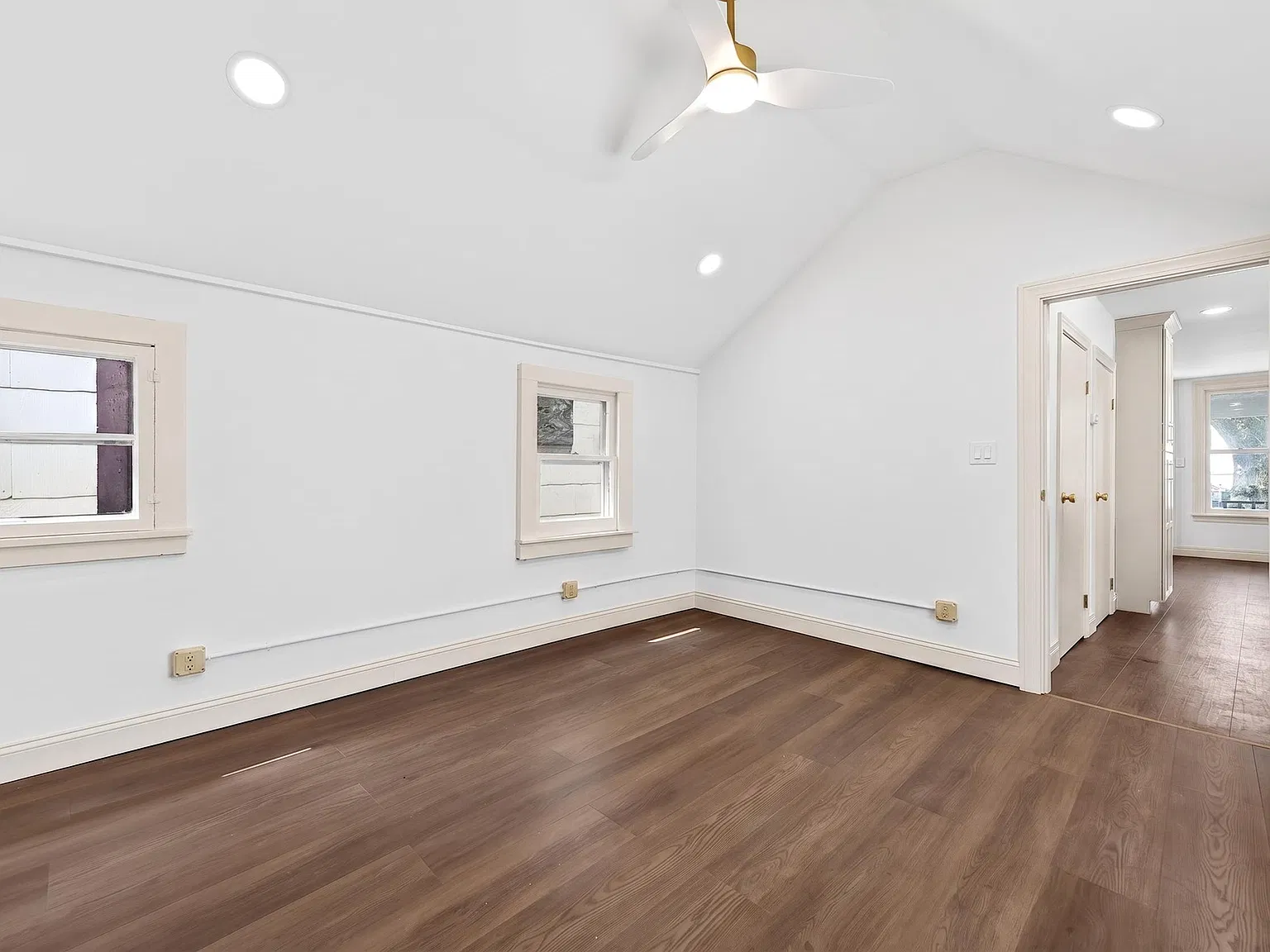 2 bed, 864 sqft, $2,000 — Photo 4
