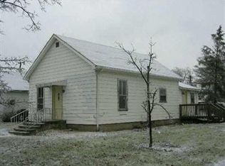 355 Pyle St, Geneva, IN 46740