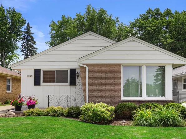 11427 West Center STREET, Wauwatosa, WI 53222