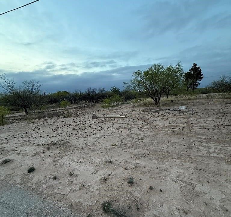 2nd image of 318 NE 9th St