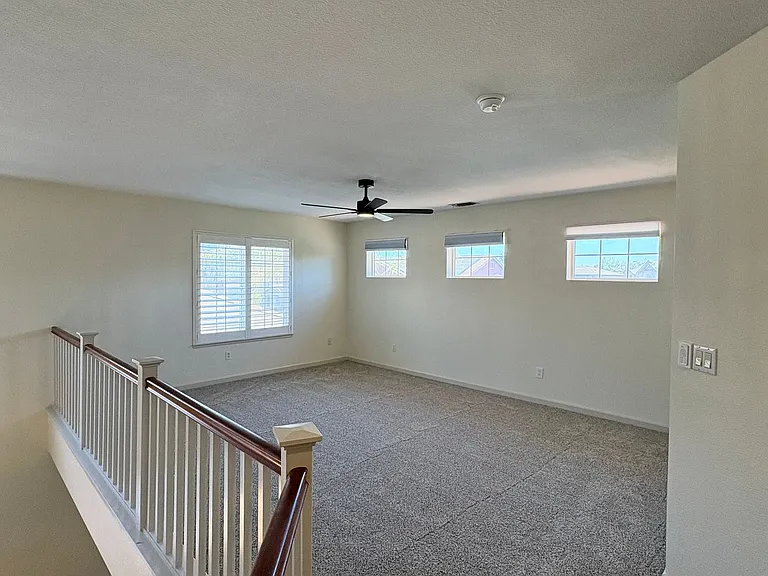 5454 Gold Creek Cir — Photo 16