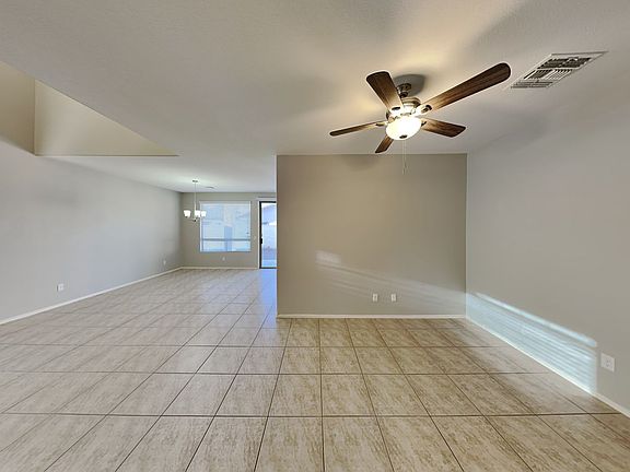 4th image of 858 E Nardini St