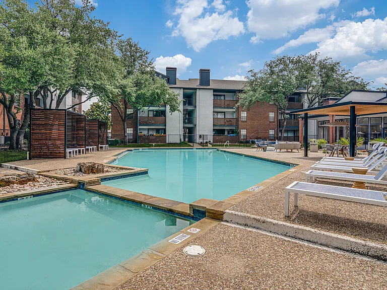 Raleigh At Towne Crossing — Photo 43