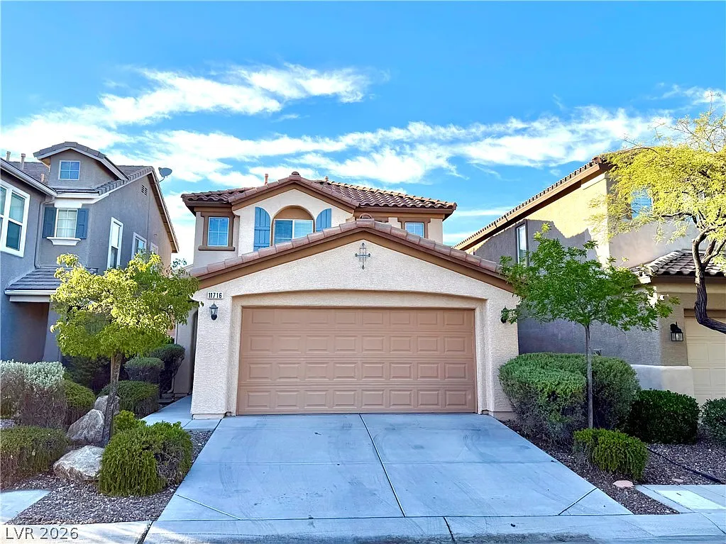 3 bed, 2.5 bath, 1723 sqft, $2,095 — Photo 1