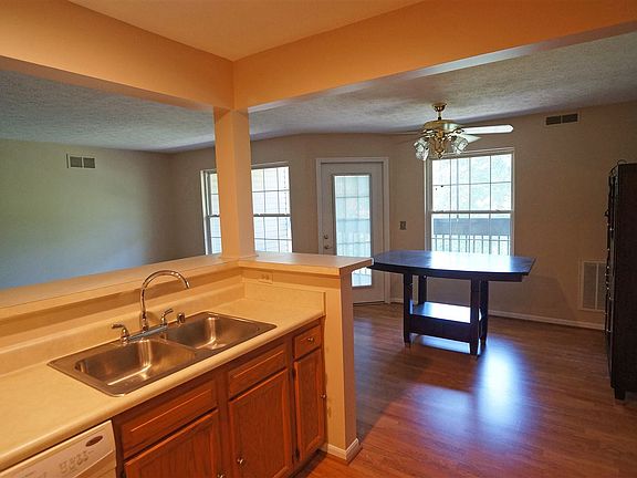 4th image of 7051 Glen Kerry Ct