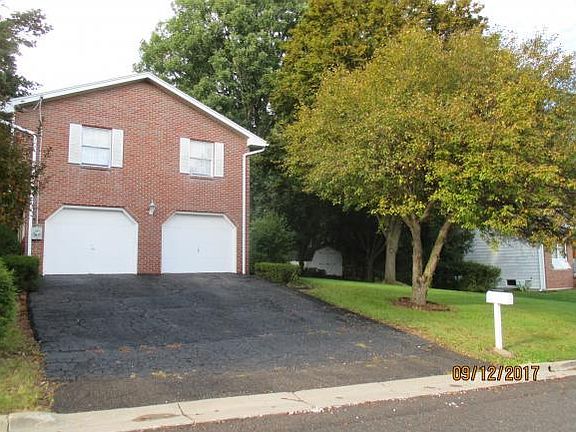 3rd image of 814 Prescott Ave