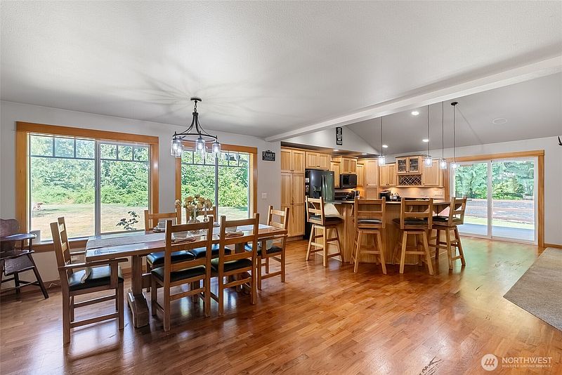 3rd image of 1035 Red Tail Lane