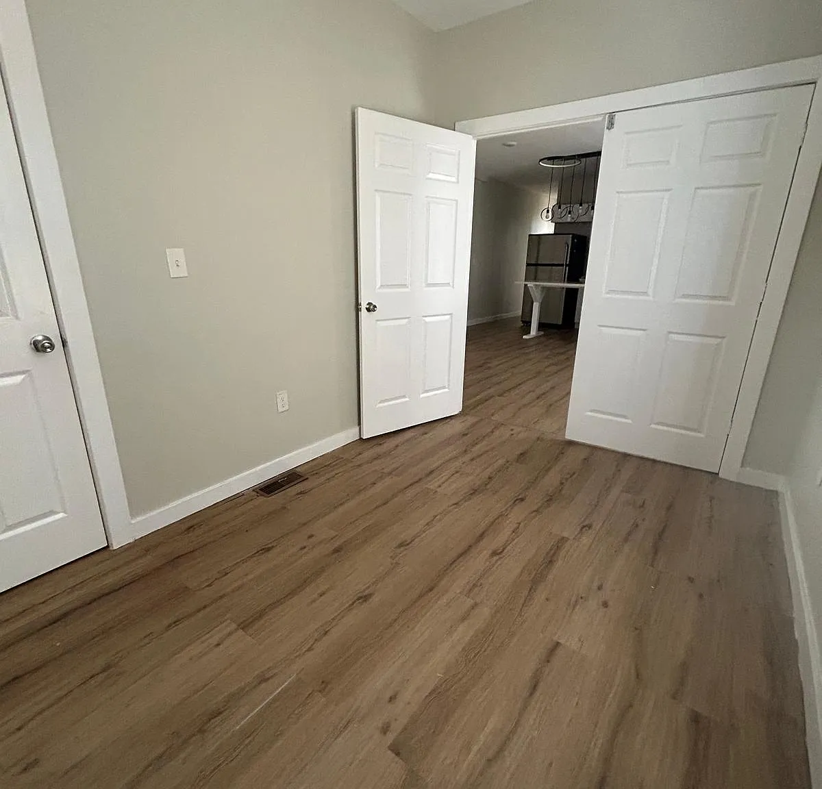 3 bed, $2,100 — Photo 1