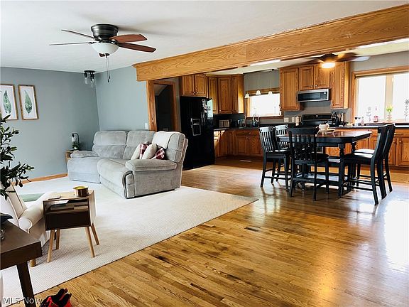 5th image of 80 E Garwood Dr