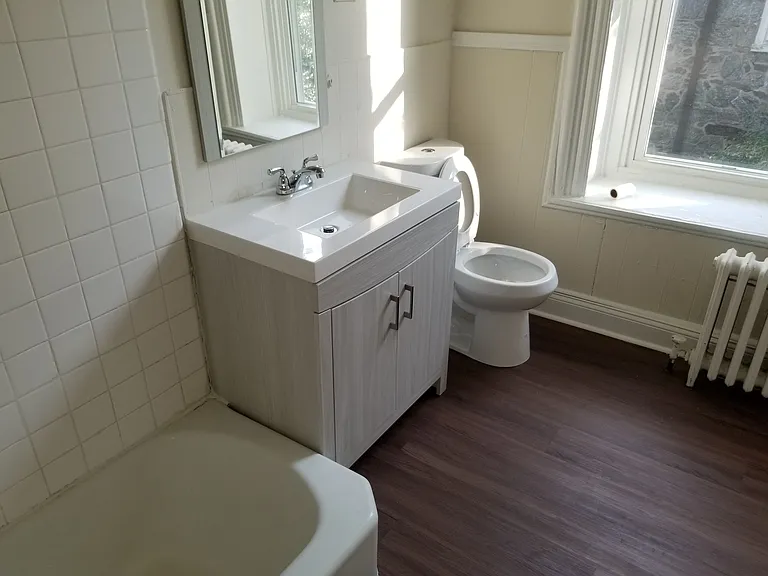 412 W Chelten Ave #2F — Photo 2