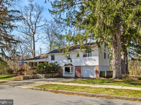 830 Lewis Ln, Bryn Mawr, PA 19010