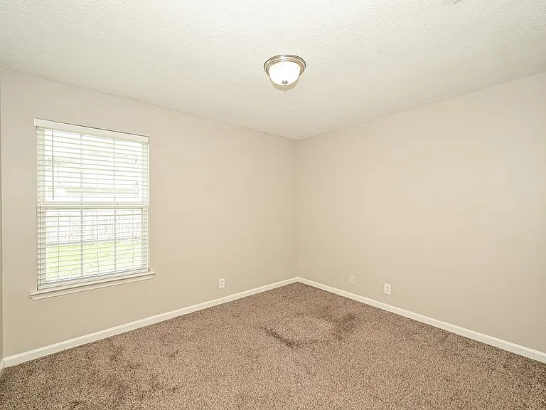 1923 Colyn Ave — Photo 13