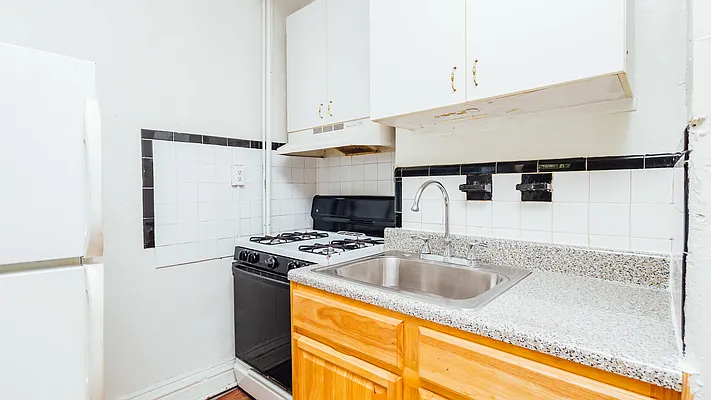 Rented by Nooklyn NYC LLC | media 13