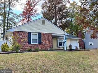 1011 S Beecham Rd, Williamstown, NJ 08094