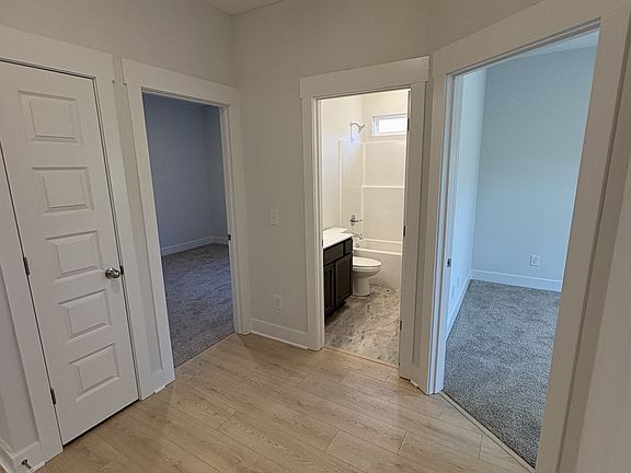 PHOTOS ARE OF A COMPLETED MODEL
