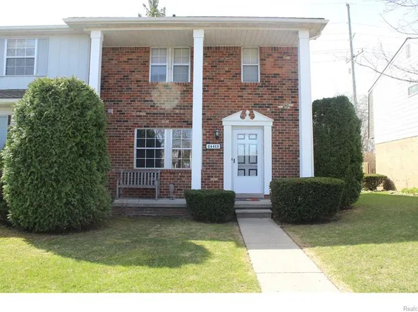 24413 Olde Orchard St #9, Novi, MI 48375