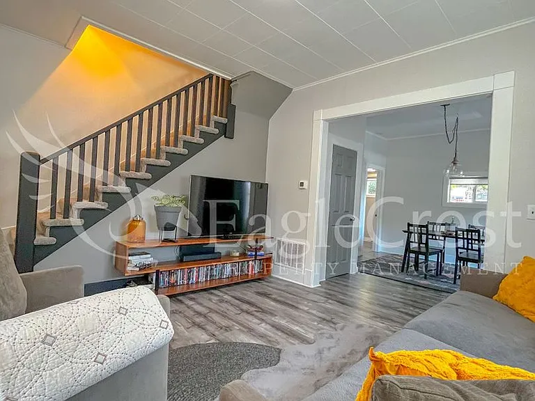 307 S Roosevelt St — Photo 5