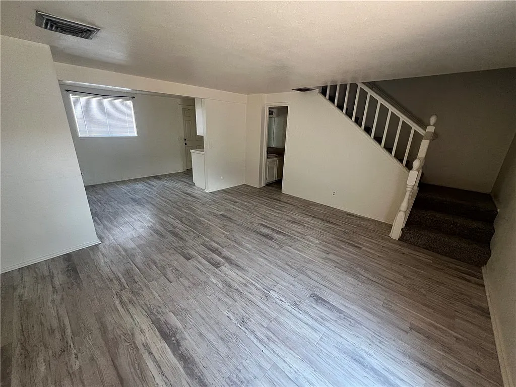 Building Photo - 3030 Santa Fe St #5