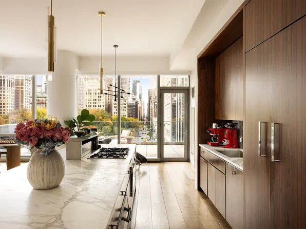 23 East 22nd Street image 8 of 35