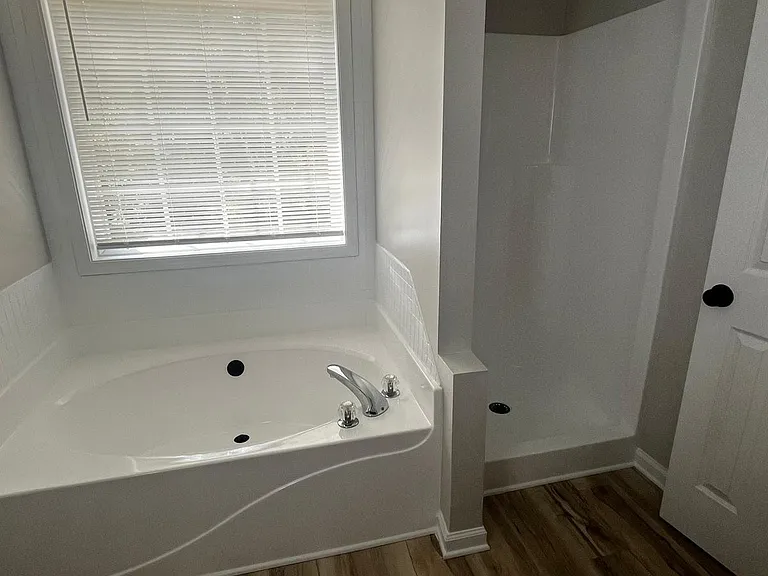 824 Eastmont Rd — Photo 16
