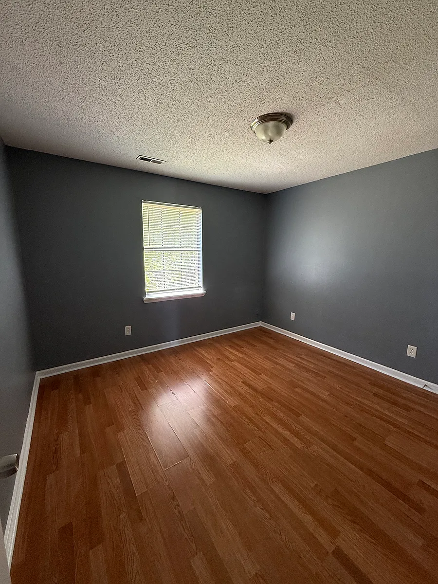 Building Photo - 149 Angela Dr #357