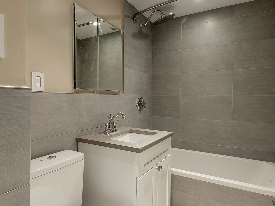 2nd image of 305 E 86th St APT 17NW