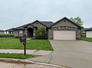 5607 Nearpoint Ct, Columbia, MO 65203