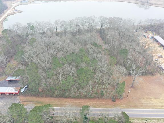 2nd image of 2576 Highway 15