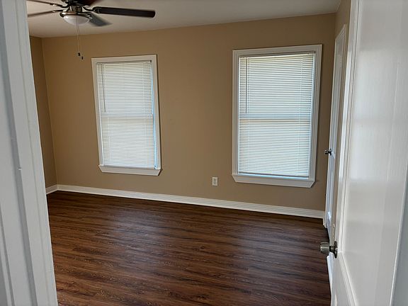 5th image of 319 E Holley St