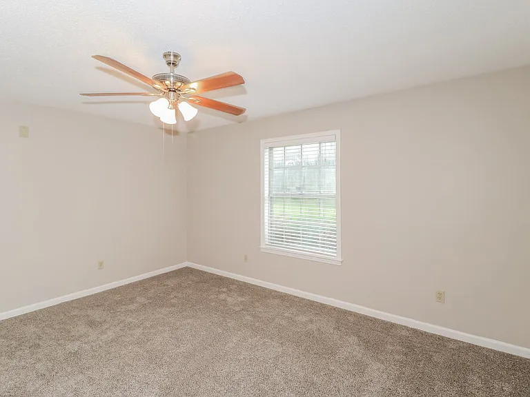 6049 Lawnhill Dr — Photo 10