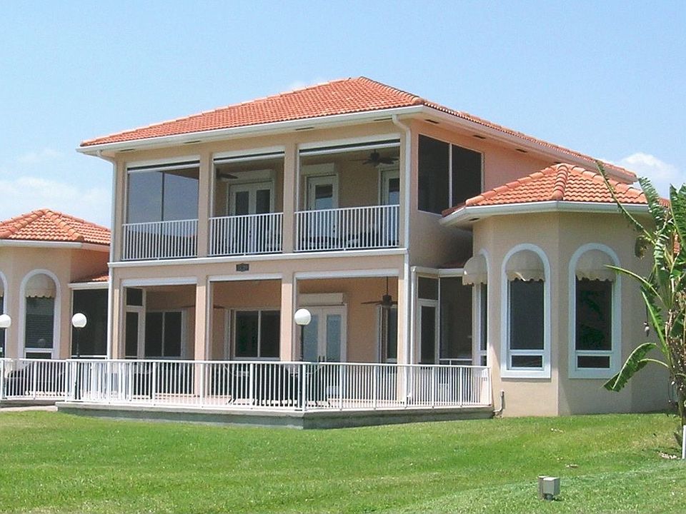 STUNNING TWO STORY