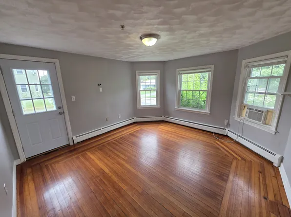 75 Dennis St, Attleboro, MA 02703