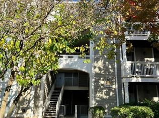 1712 Lake Shore Crest Dr APT 14, Reston, VA 20190