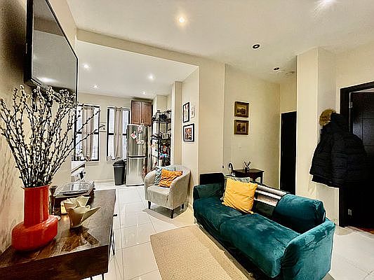 1st image of 9 Central Park N #2