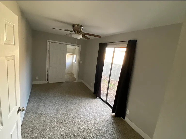 2218 E Arbor Cir — Photo 5