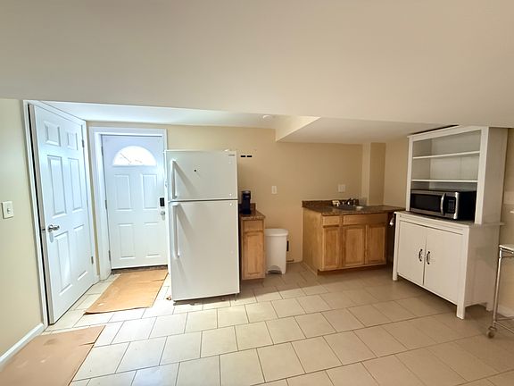 5th image of 8714 Edmonston Rd #2