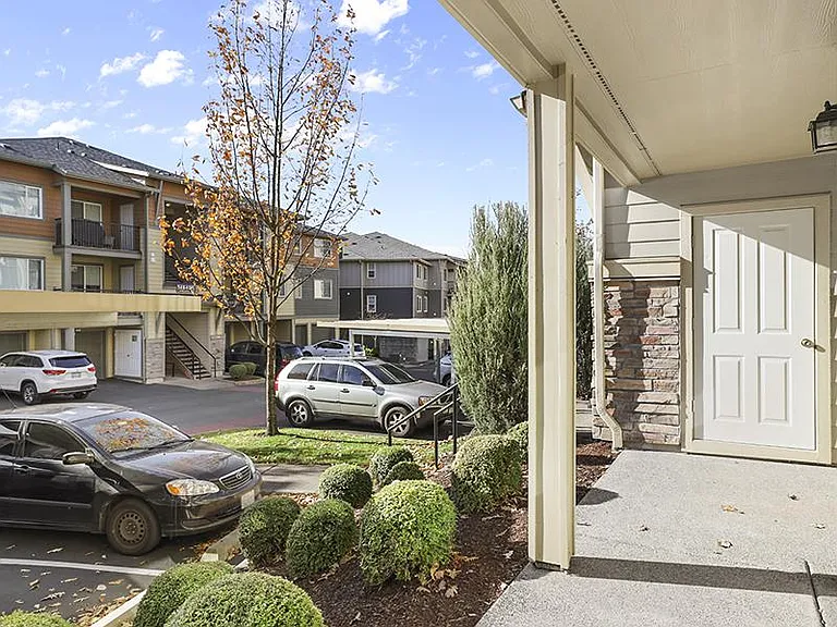 Sunridge Terrace — Photo 31