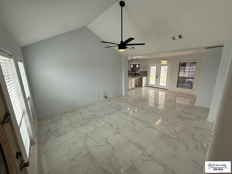 2811 Pompeii St — Photo 13