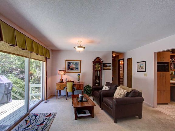 4th image of 4773 Dawson Dr