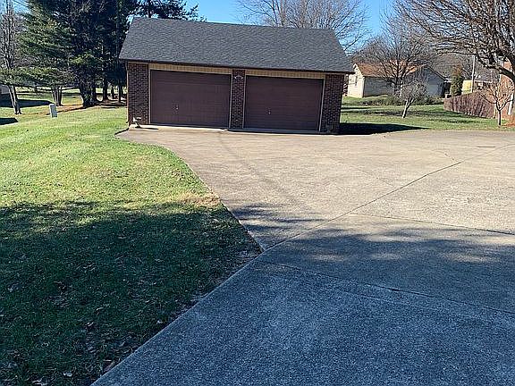 2 car detached garage